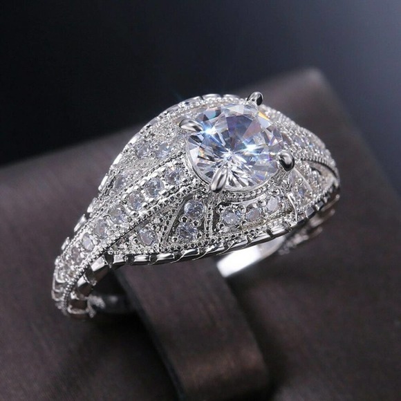s925  Silver Sz 6 CZ Rhinestone Diamond Ring NIB - Picture 1 of 4